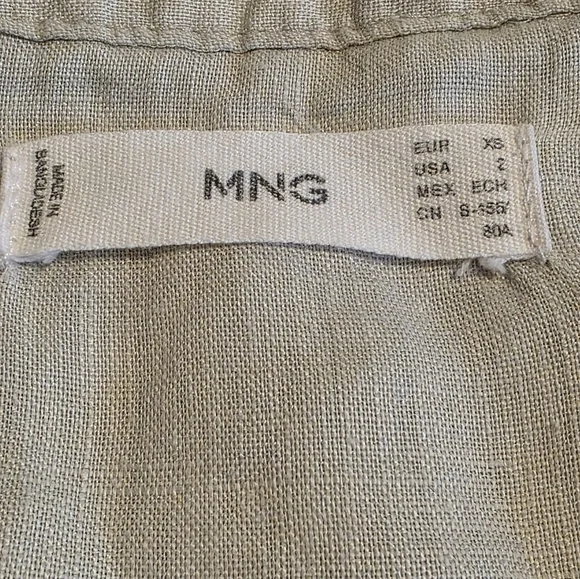 MNG Linen Hidden Button Up Blouse Cream Size 2 EUC Pleated Sleeves - Picture 4 of 7